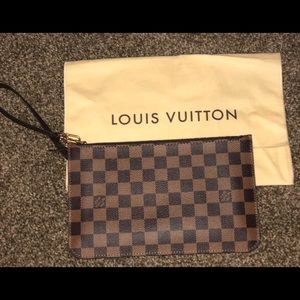 Louis Vuitton Neverfull Pouchette w/ dust bag